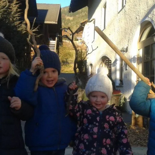 Kinderurlaub auf dem Bauernhof mit Tieren