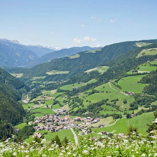 Schloss Rodenegg und die Rodenecker Alm